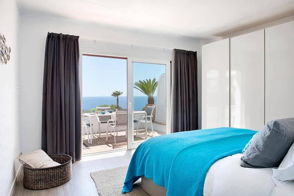 Cap Sa Sal Turquesa (terrace, sea views, direct access sea) 1