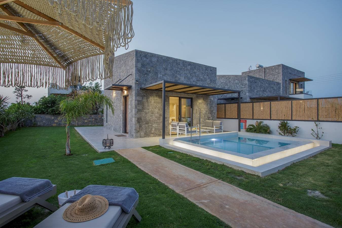 Foto 3 von 30: Villa für 4 Personen mit Pool