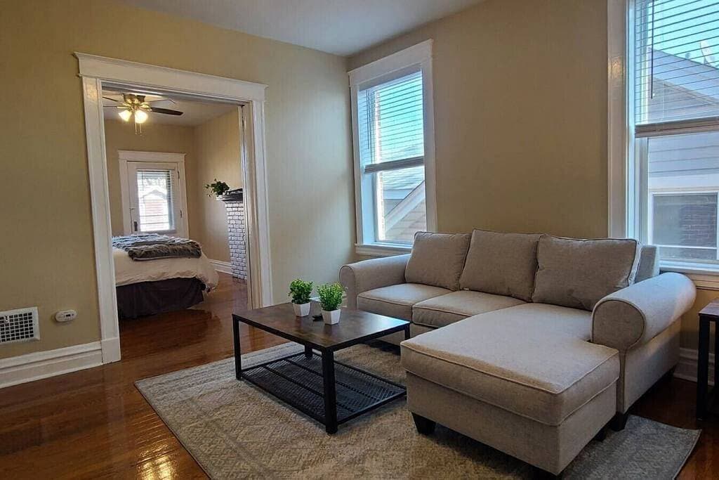 Foto 11 von 11: Dog-Friendly King Apt | Full Kitchen & Laundry