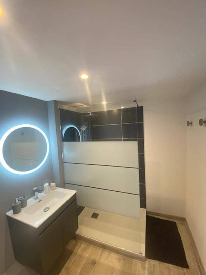 Foto 7 von 9: Double Room with Private Bathroom