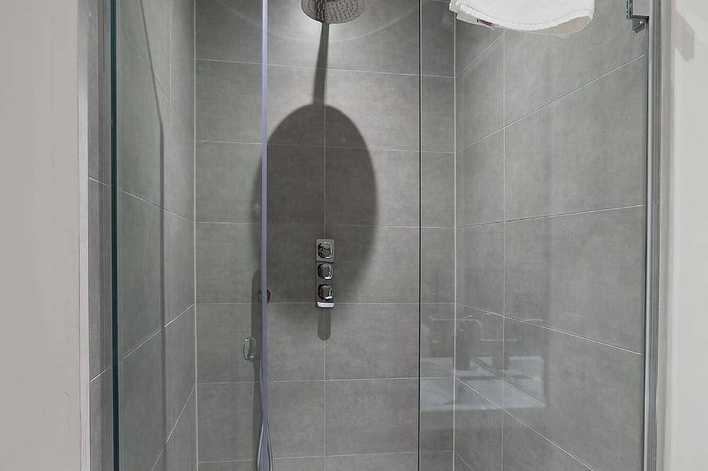 Foto 12 von 30: Immaculate Central Windsor Town House