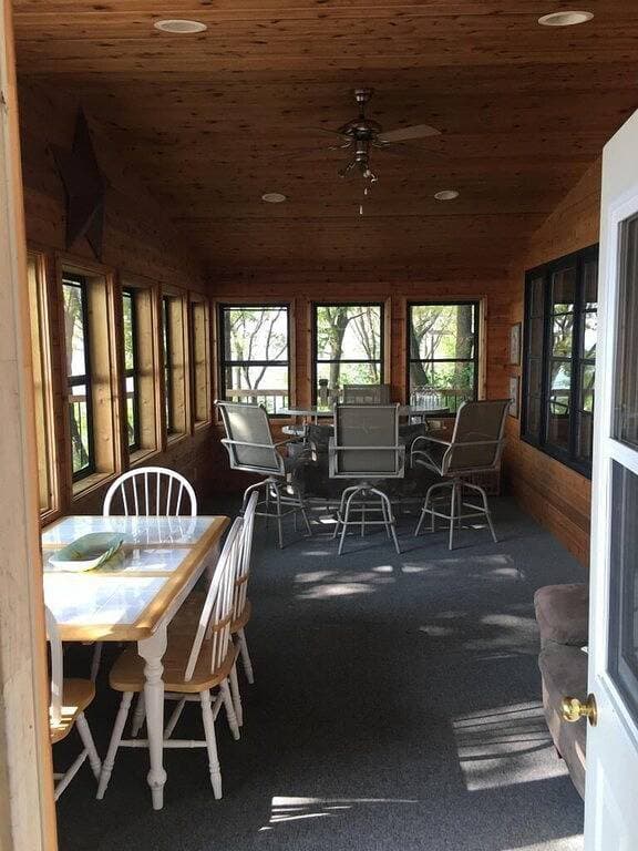 Grand Beach Lakefront Cabin 1