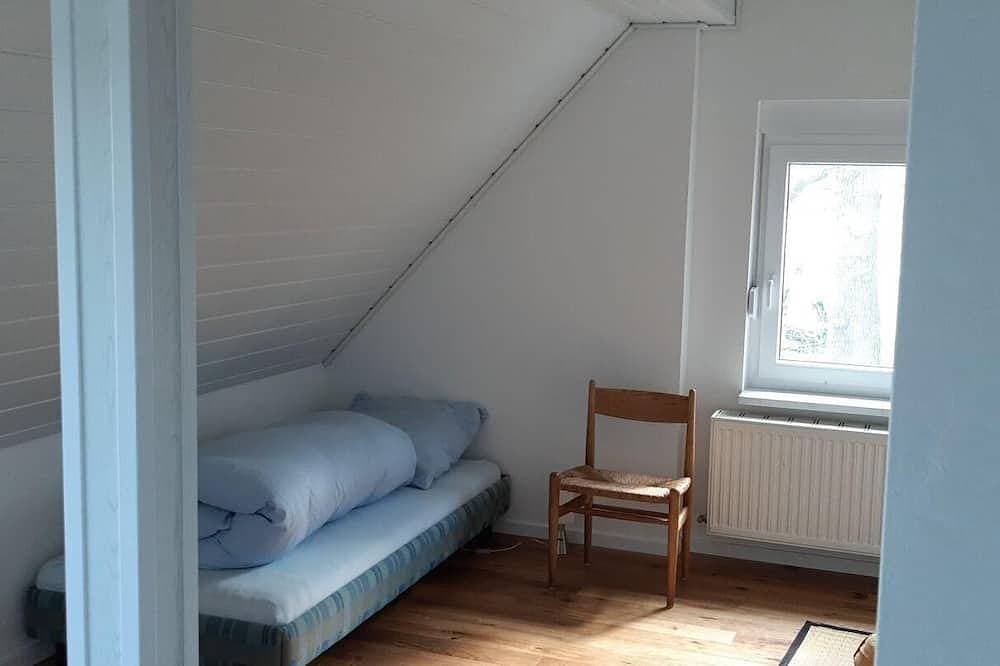 Foto 5 von 17: Große 120qm Ferienwohnung ruhige Alleinlage im Grünen mit Garten/Loggia