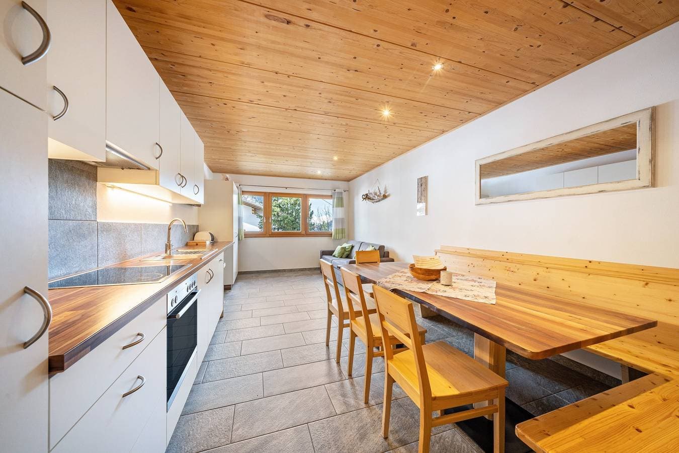 Foto 12 von 21: Ferienwohnung "Enzian" auf einem Bergbauernhof mit Balkon