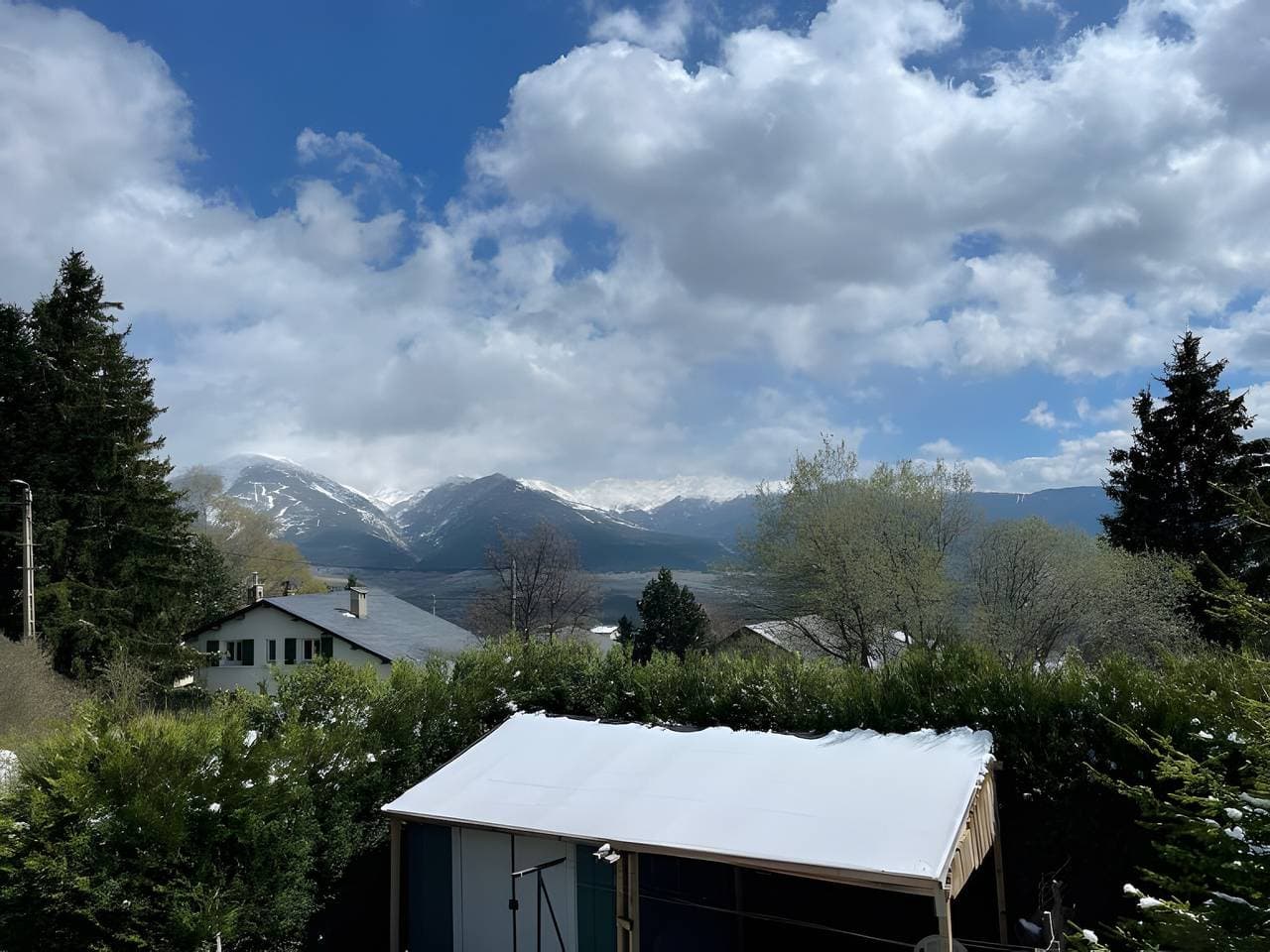 Foto 5 von 18: Ferienhaus 'Chambre Pour 3 Au RDChaussée' mit Bergblick, Gemeinschaftsterrasse & WLAN