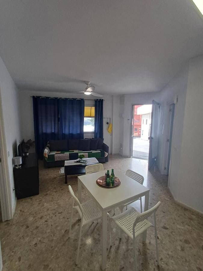 Foto 4 von 17: Two-Bedroom Apartment