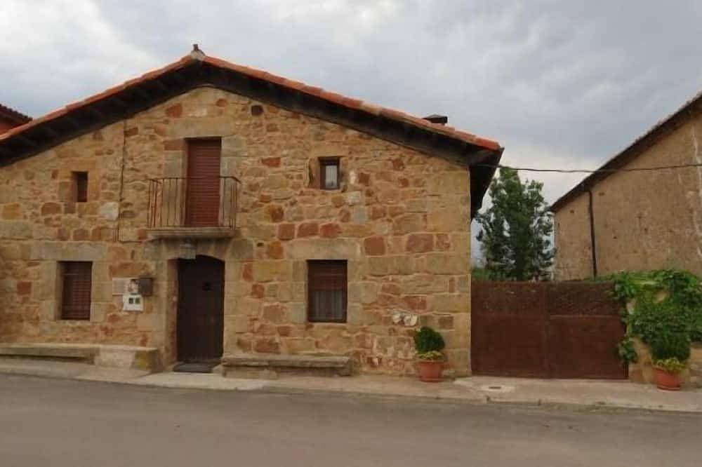Das Steinhaus des Dorfes für 10 Personen 1
