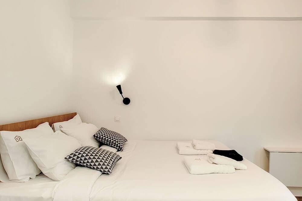 Foto 7 von 28: Sleek Studio in Voula Center