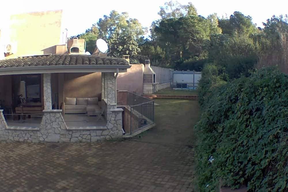 Beautiful studio apartment with all the comforts just a stone's throw from the sea 1