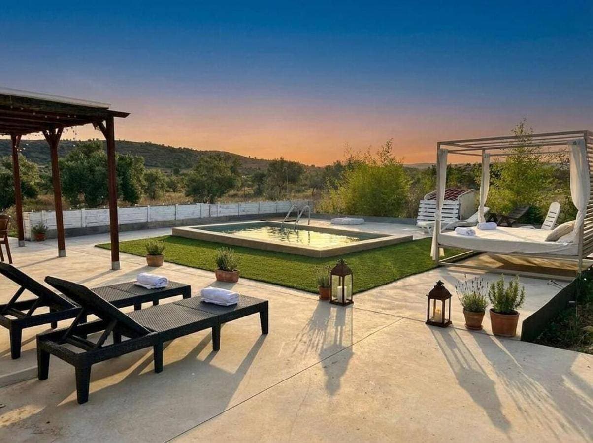 Villa en Biar con piscina privada y jardín 1