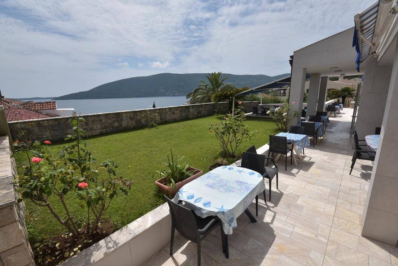 Foto 5 von 11: Double Room with Balcony