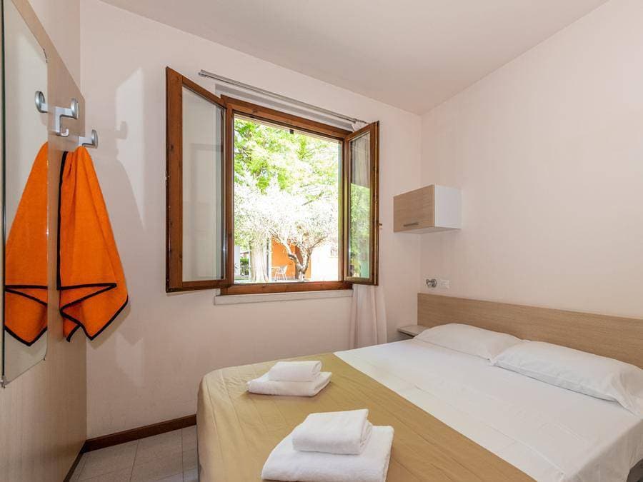 Foto 7 von 22: Camping The Garda Village - Bungalow 4 personen - Bilo Comfort