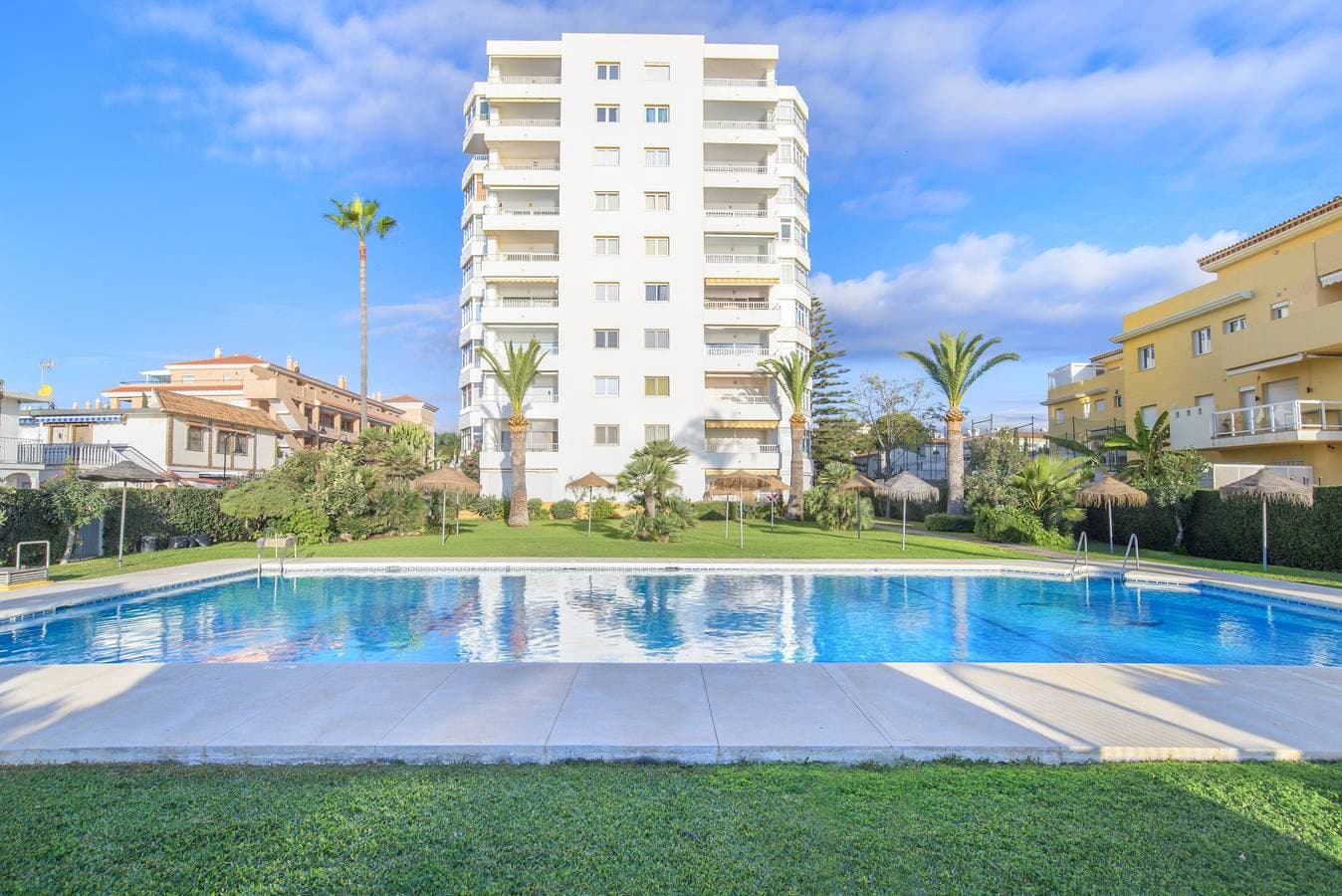 Foto 5 von 19: "Penthouse-Studio mit Meerblick" mit Meerblick und Pool