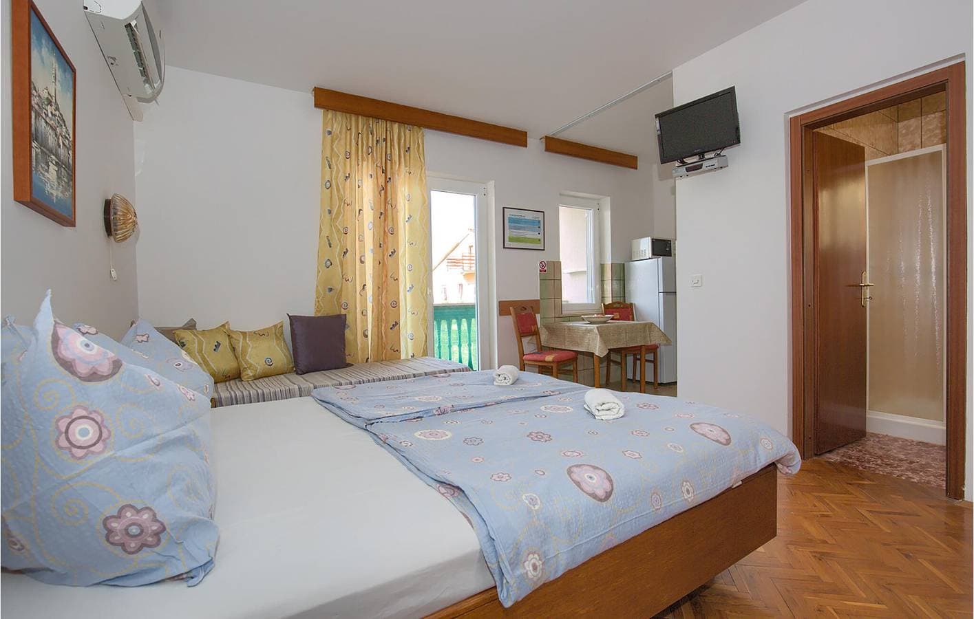 Foto 8 von 11: Gemütliche Ferienwohnung mit Terrasse, WLAN und Parkplatz in der Nähe des Strandes Havajka