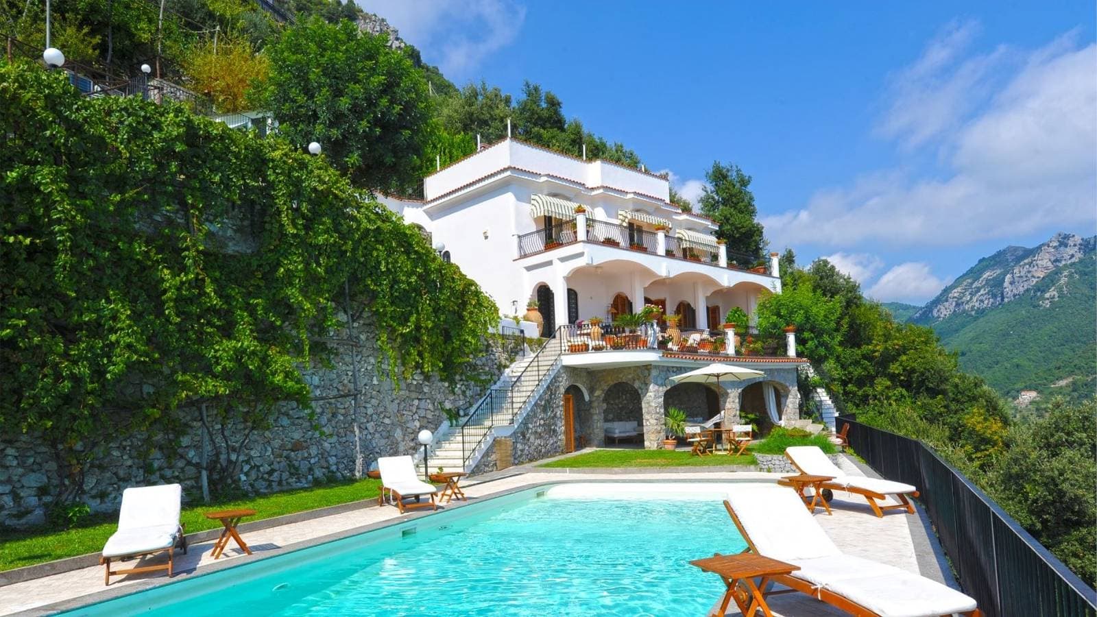 Foto 9 von 52: Villa für 10 Personen mit Pool