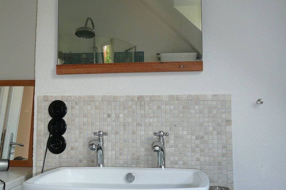 Foto 8 von 19: Einzigartige großzügige Wohnung im grünen