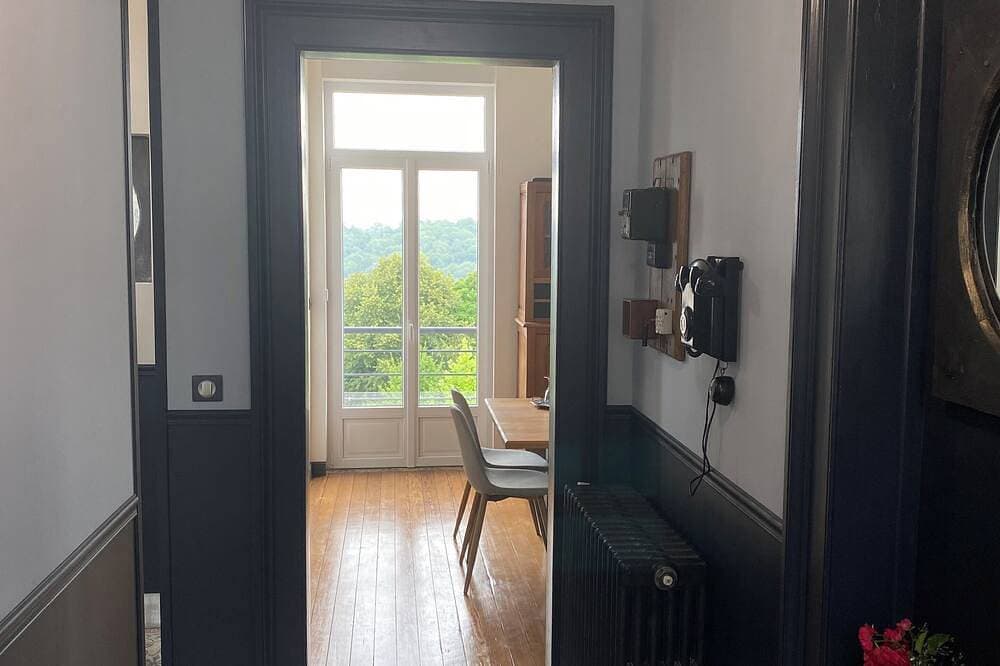 Foto 10 von 18: Large 4* gîte: sleeps 12, 6 bedrooms, 4 bathrooms, games room, garden