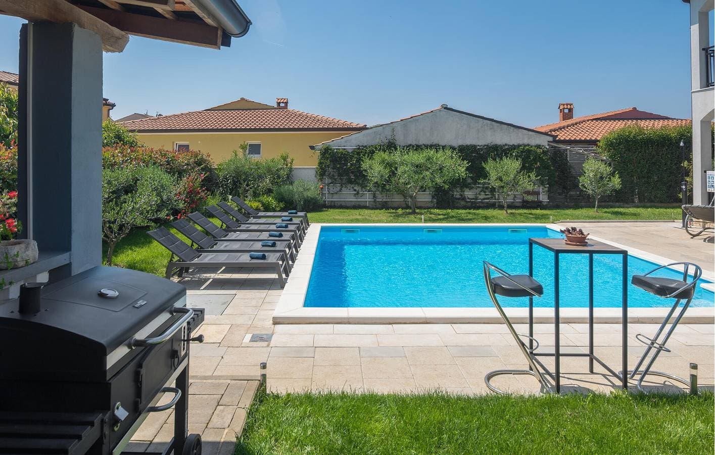 Foto 13 von 34: Modernes Apartment mit Pool, WLAN und Parkplatz in der Nähe des Stadtzentrums von Musalez