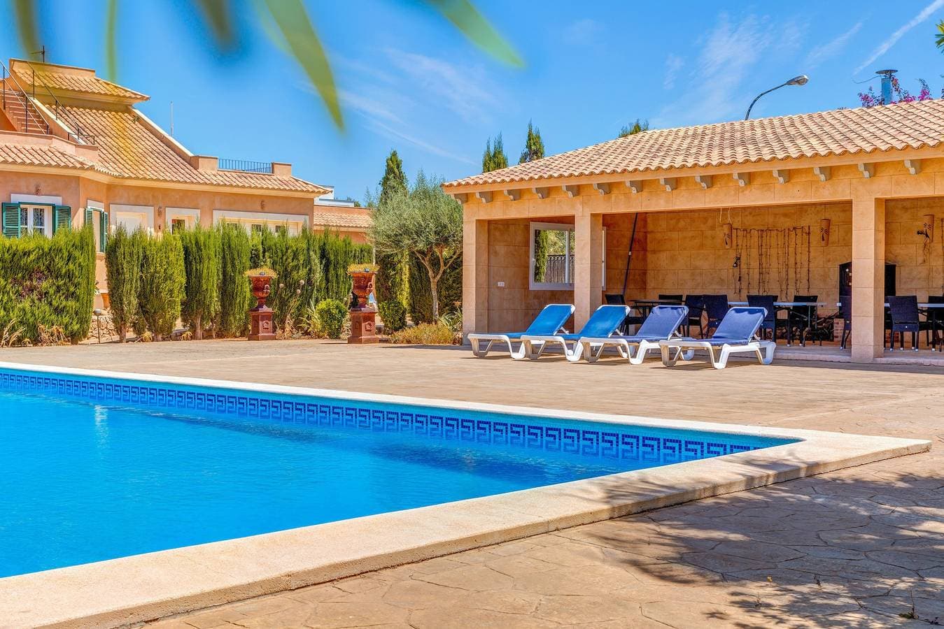 Foto 5 von 30: Traumhaftes Ferienhaus mit Pool, WLAN und Terrasse; Parkplätze vorhanden