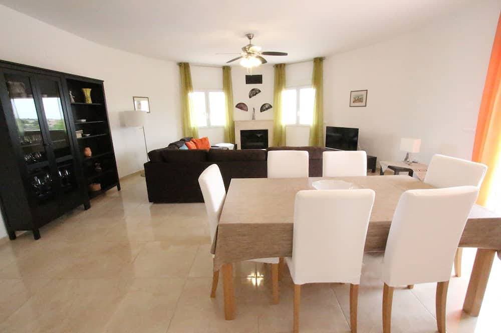 Foto 11 von 29: Villa mit privatem pool und panoramablick auf die Küste!