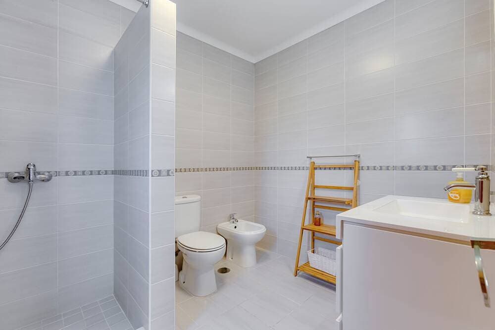 Foto 11 von 30: Rustic Chic Villa with solar heated Pool five minutes from the beach!