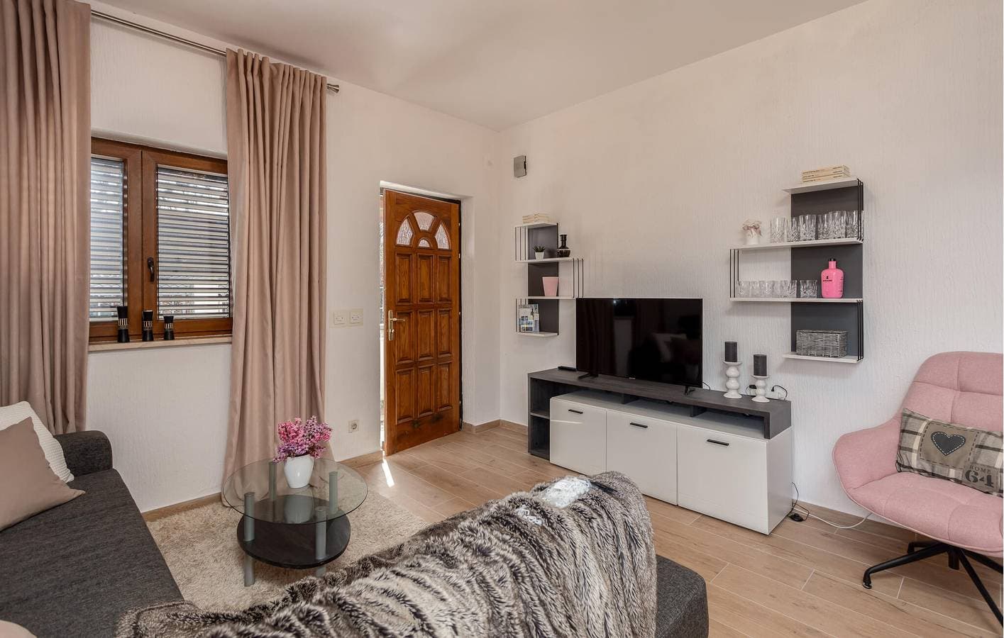 Foto 6 von 25: Gemütliche Ferienwohnung am Meer mit Terrasse und WLAN, 2,5 km vom Hundestrand entfernt