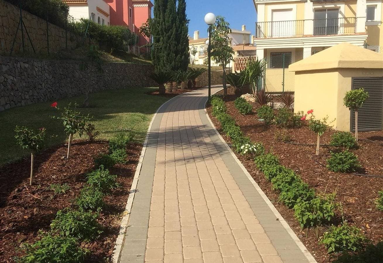 Foto 2 von 28: "Lux Apartm Beauvivir" mit Gemeinschaftspool, Garten und eigener Terrasse