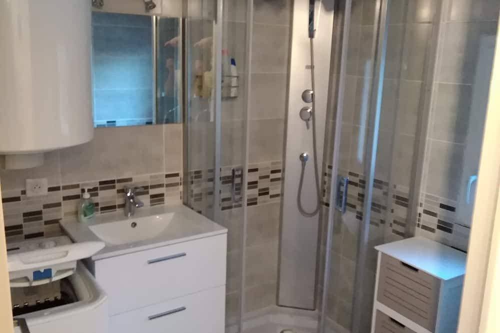 Foto 4 von 11: Studio spa jacuzzi private pool access villa in lorgues-83