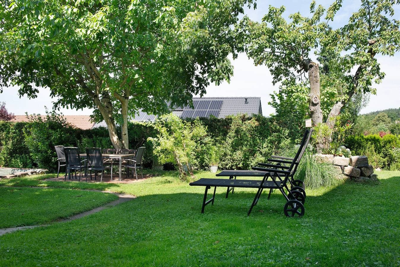 Foto 2 von 30: Ferienwohnung 'Fewo Fuchs' mit Privatterrasse, Gemeinschaftsgarten und WLAN