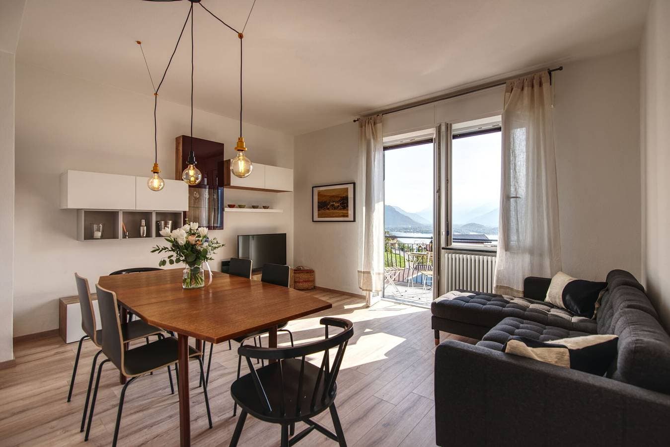Foto 4 von 37: Ferienwohnung für 8 Personen mit Seeblick