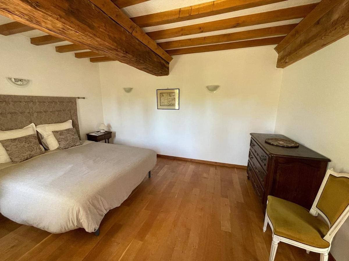 Foto 4 von 30: Three-Bedroom House