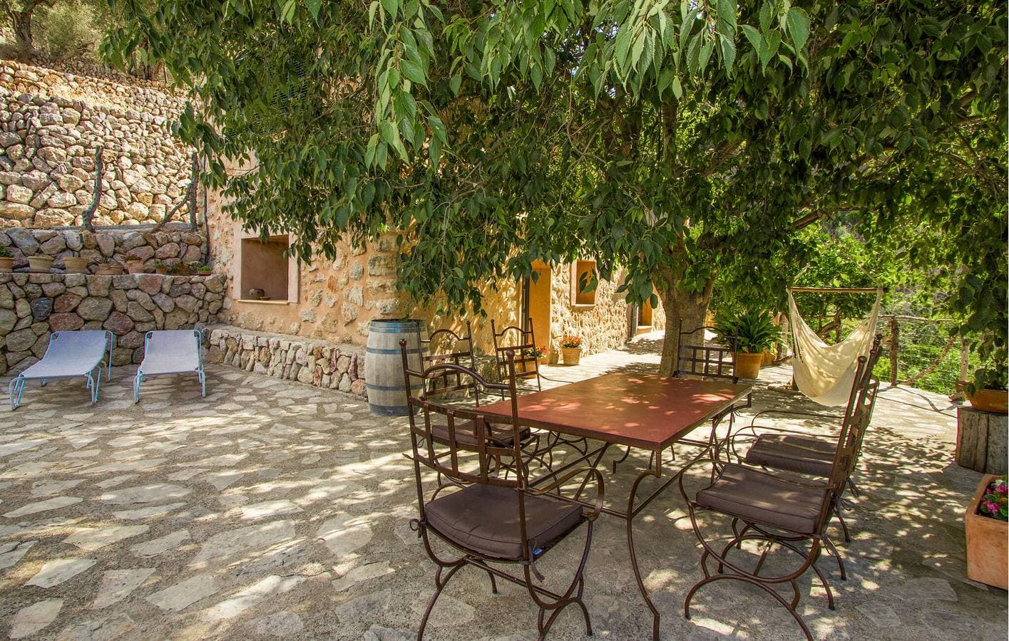 Foto 12 von 28: Gemütliche Ferienwohnung mit Pool und Terrasse in der Nähe von Fornalutx