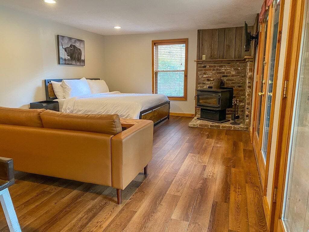 Foto 2 von 16: Secluded Lost Lake Lodge In Cosby - Your Ultimate Hideaway