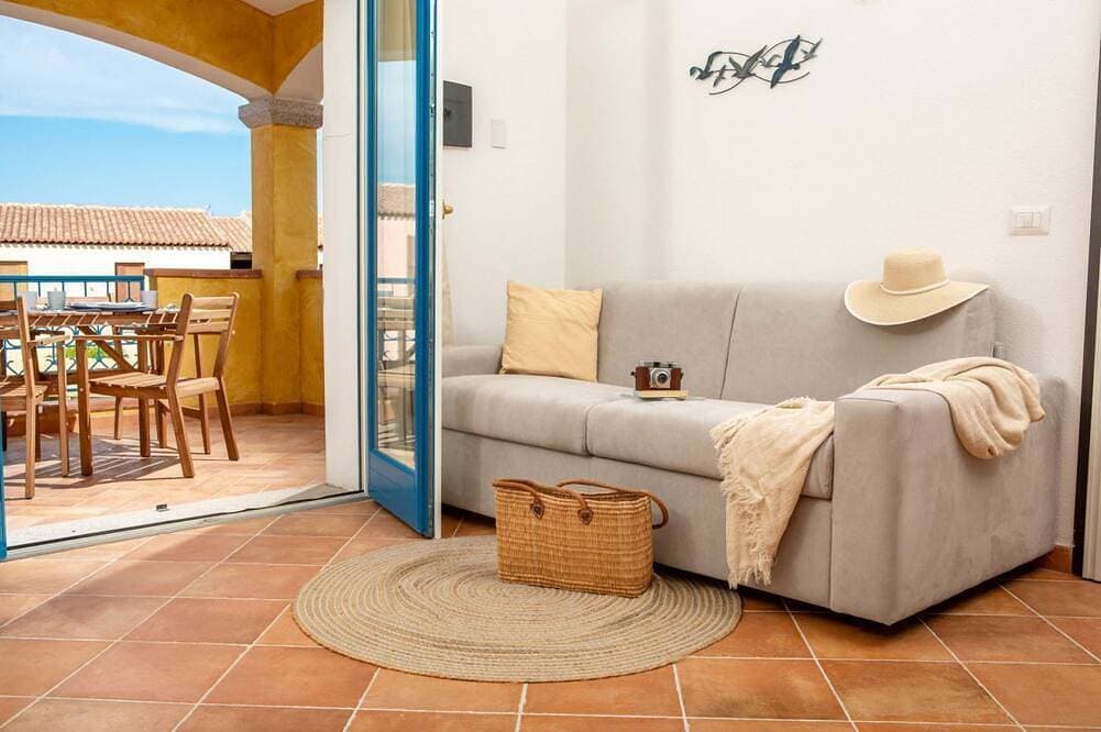 Foto 9 von 19: Leone Flat VI (30' from Porto Cervo) + Private Terrace