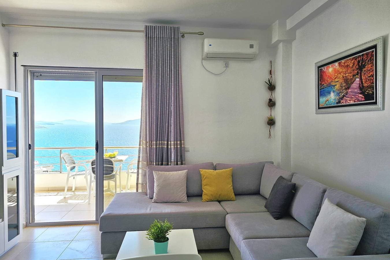 Foto 11 von 24: Panorama View Apartment In Saranda - 271