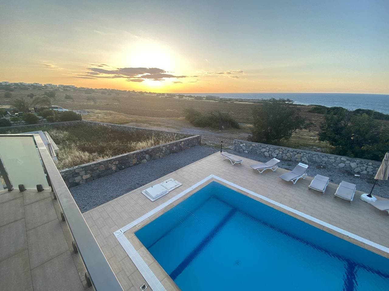 Atemberaubende Villa mit 3 Schlafzimmern und Meerblick in Bahceli, Zypern 1