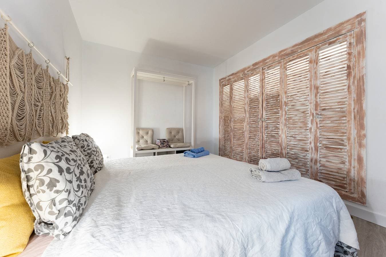 Foto 10 von 36: Ferienwohnung 'Beautiful Frontline' mit Gemeinschaftspool, Wi-Fi und Klimaanlage