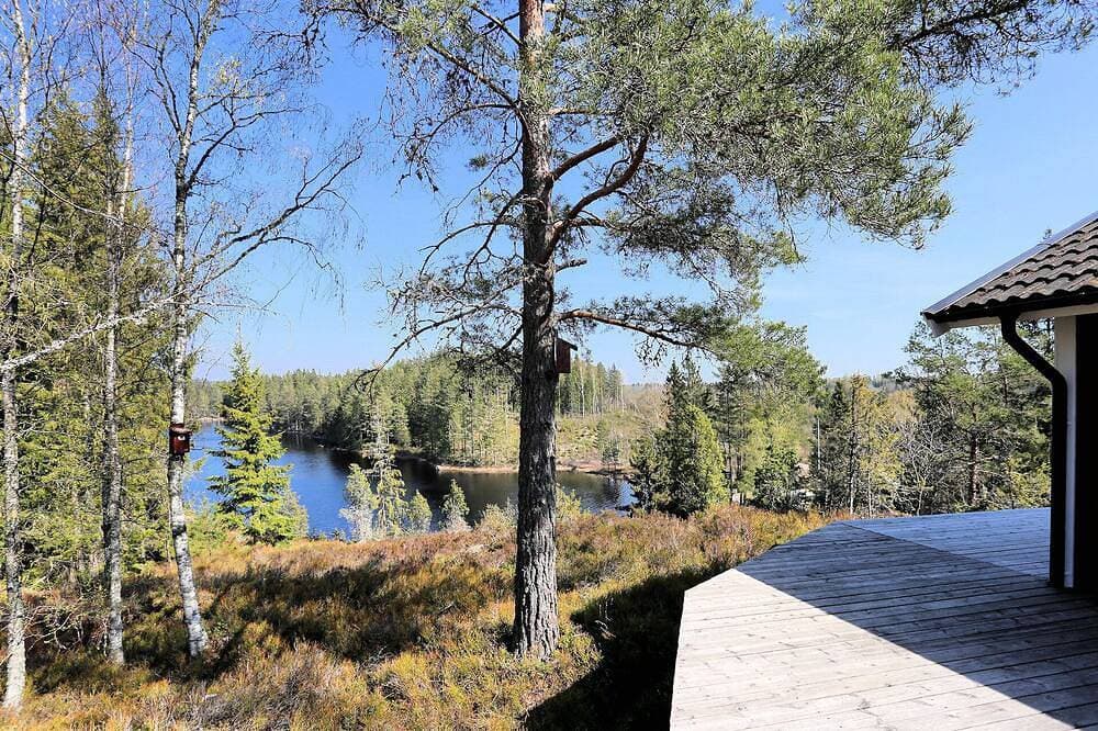 Foto 7 von 22: Ferienhaus Tived - direkt am See, Sauna, Boot, Badezuber