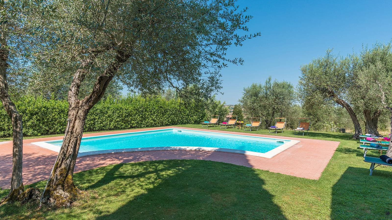 Foto 3 von 47: Villa für 14 Personen mit Garten