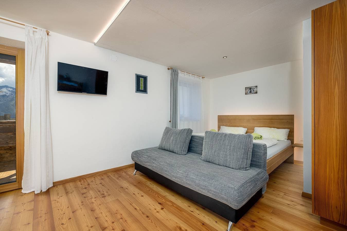 Foto 3 von 25: Einzimmerapartment "Oberköbenhof Tal" mit Bergblick, Gemeinschaftsterrasse und WLAN