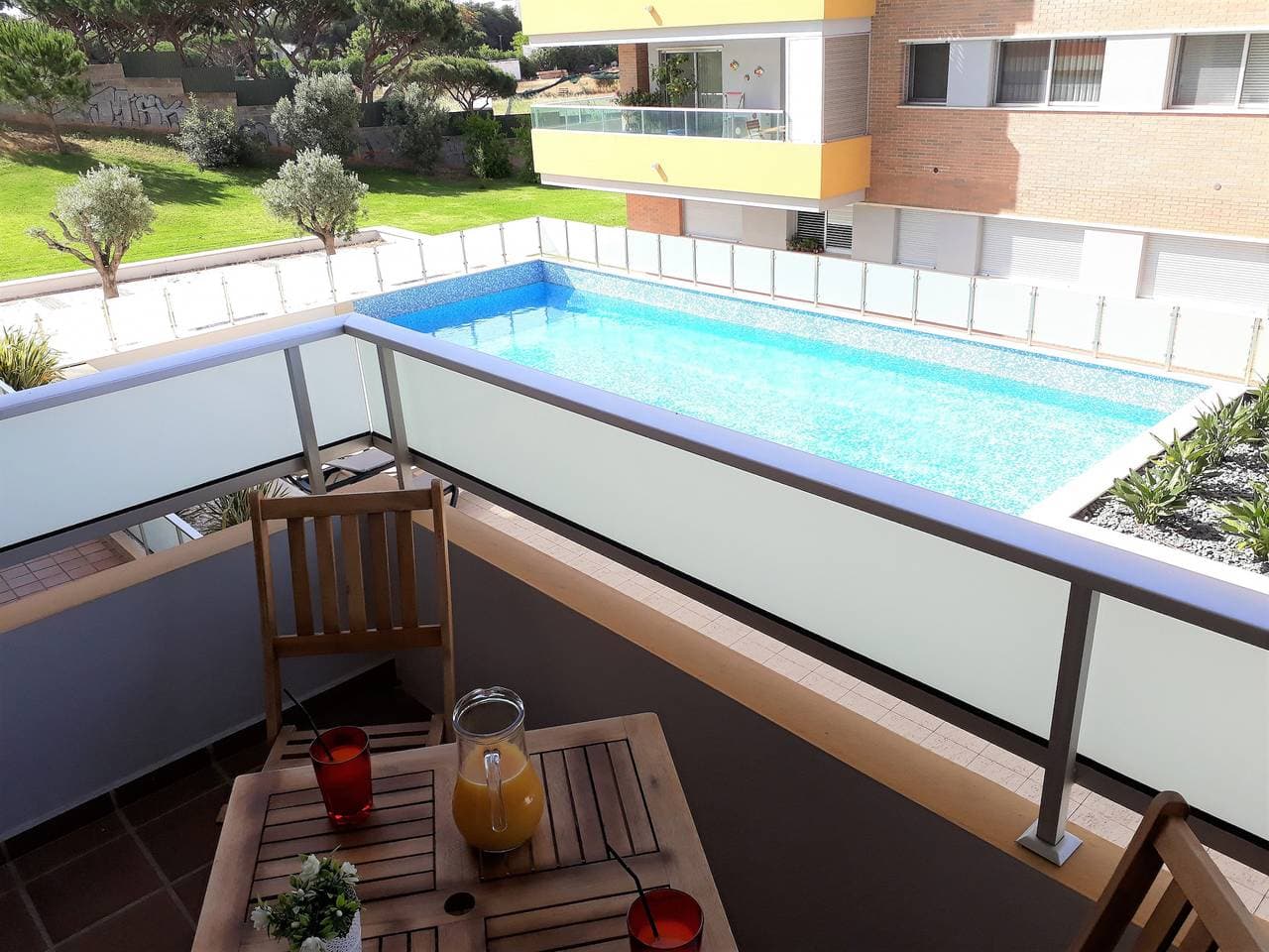 Foto 5 von 21: T1 Varandas Forte Piscina Ar cond. Garagem