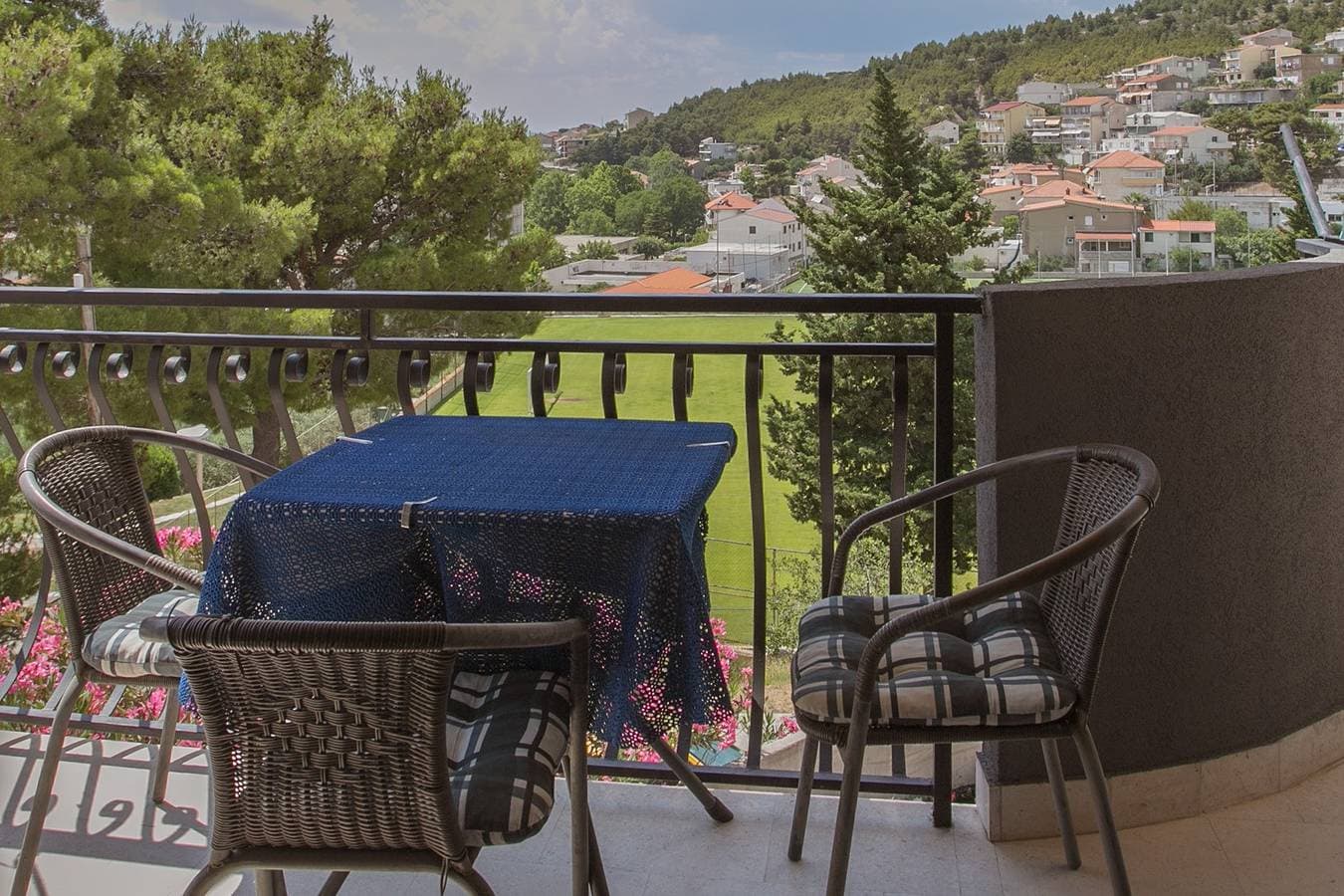 Foto 3 von 33: Apartment mit Balkon in der Nähe von Split und Omiš