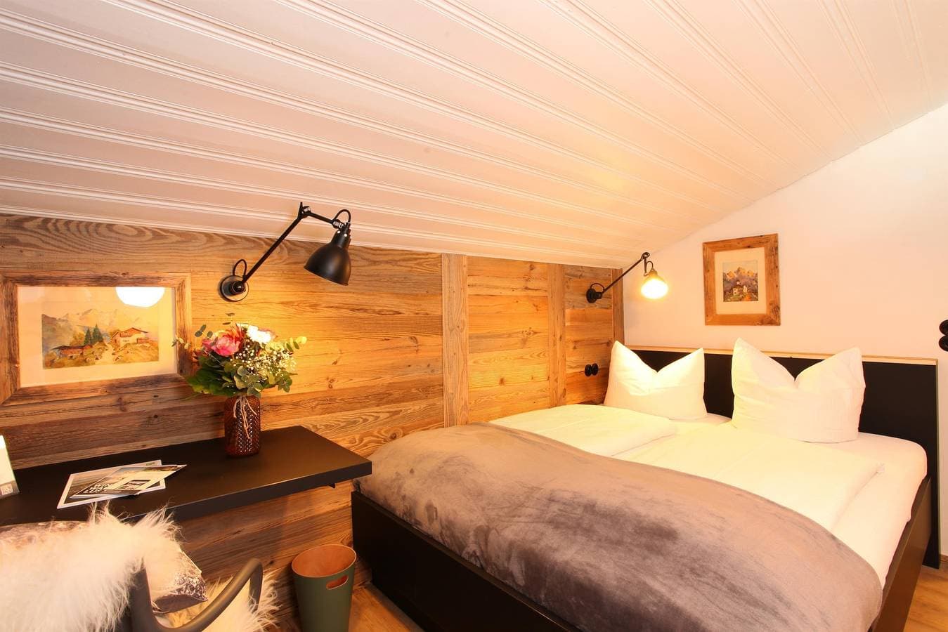 Foto 4 von 114: Doppelzimmer Alpenliebe mit Dusche, Wc, "10"
