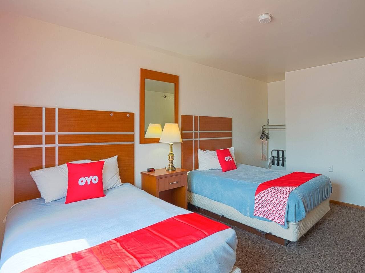 Foto 12 von 17: 2 Doppelbetten | Nichtraucherzimmer