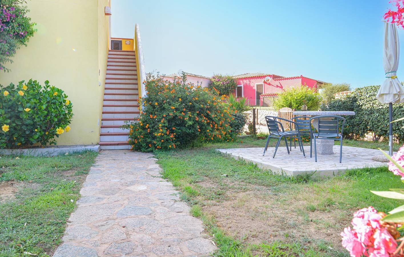 Appartement am Strand mit Pool und Parkplatz 1