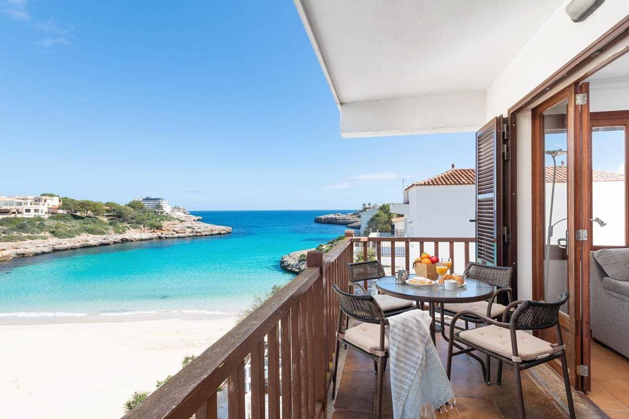 Apartamento Corb Marí 2 Exclusivo apartamento frente al mar con impresionantes vistas a la playa de Cala Marçal 1