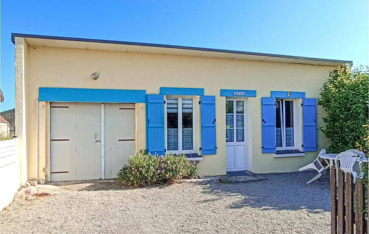 2 Bedroom Amazing Home In Anneville Sur Mer 1