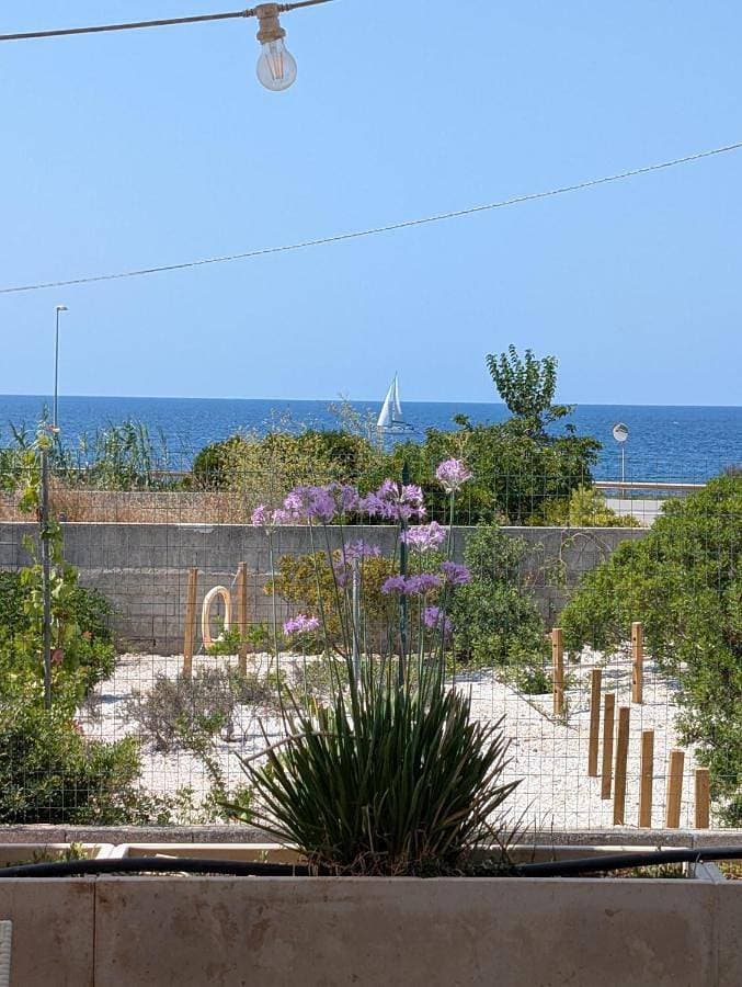 La Maison Blue a 100 mt dal mare - holiday2pet,com - 1