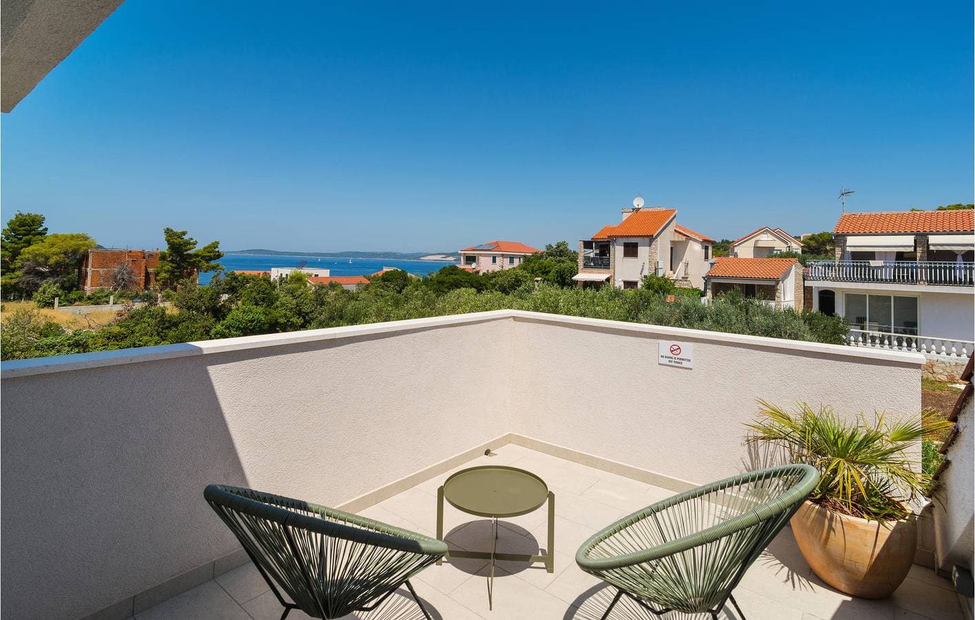 Foto 3 von 34: Urlaub am Meer: 1,5 km zur Küste, mit Pool, Terrasse und Blick auf das Stadtzentrum
