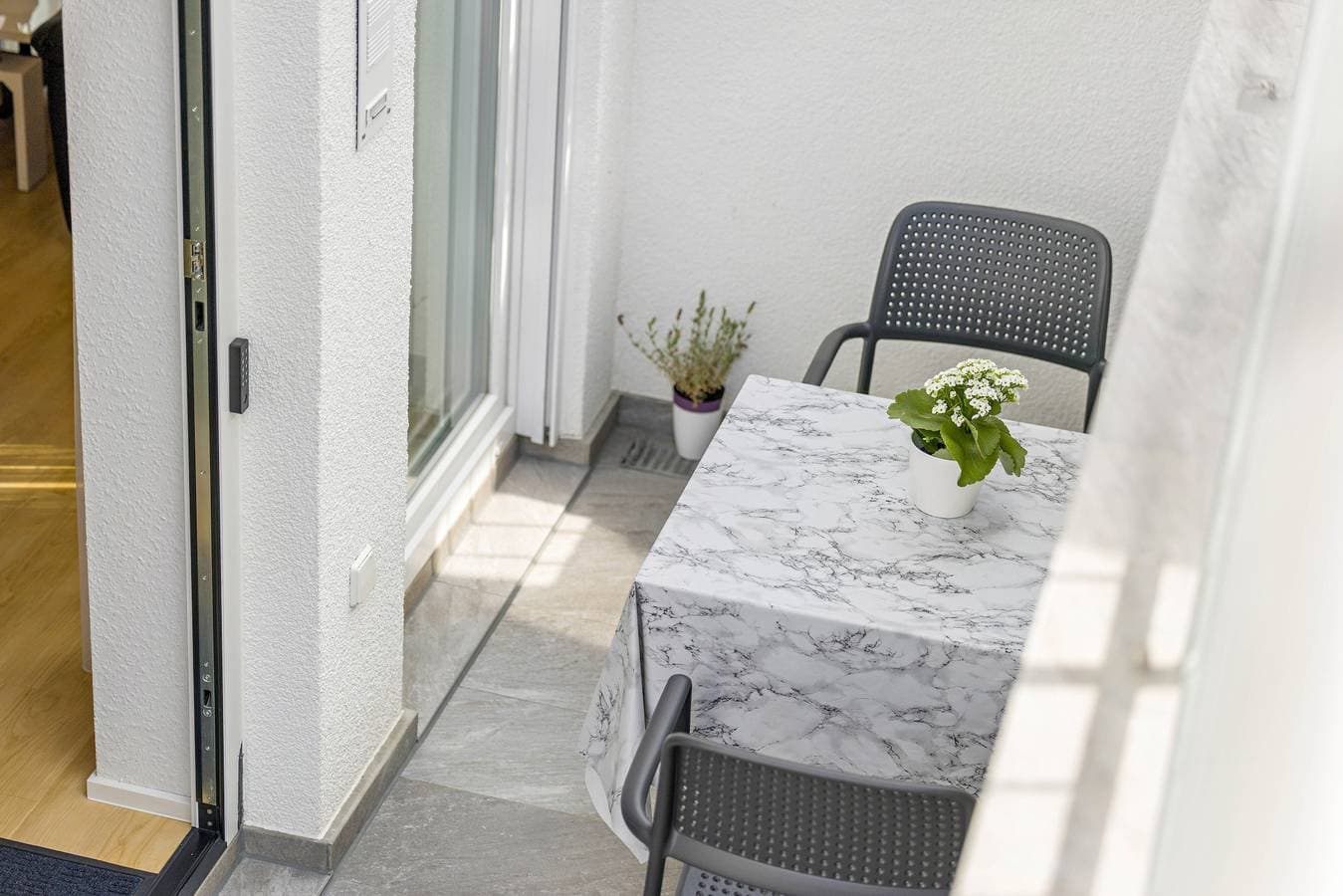 Foto 6 von 22: Apartment "Dußlingen" im Neubau mit privater Terrasse und WLAN